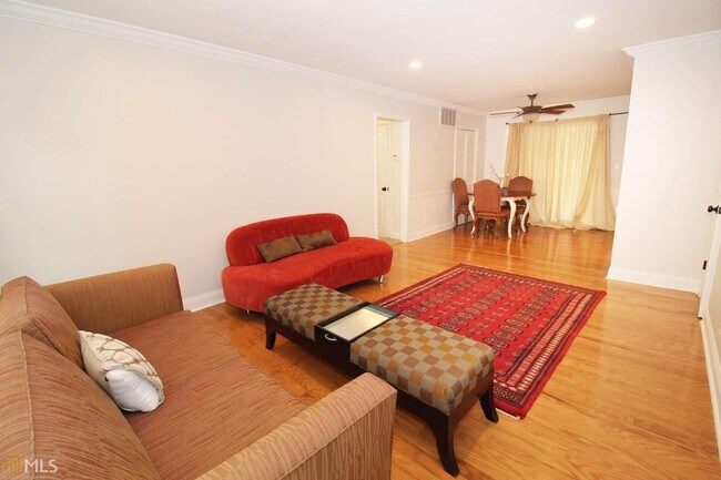 Foto del edificio - 510 Coventry Rd