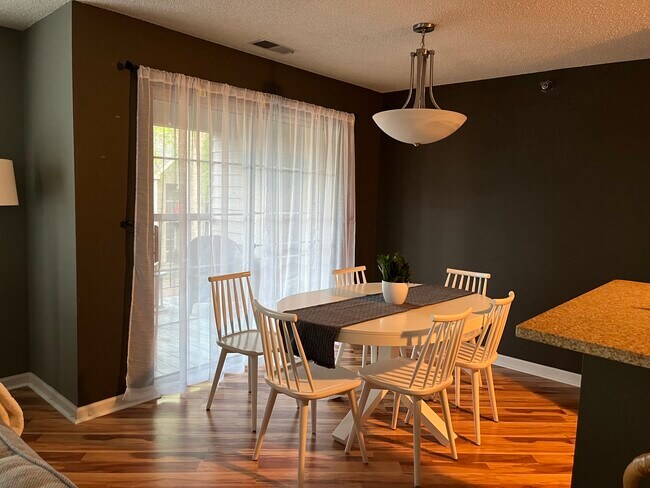 Foto del edificio - 6157 Chasewood Pky