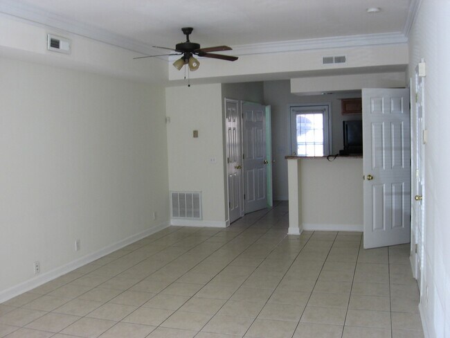 Building Photo - 234 Fairmont Ct
