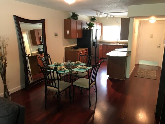 Foto del edificio - 621 E Woolbright Rd