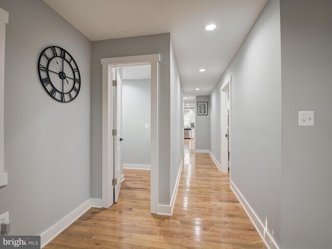 Foto del edificio - 5904 Eads St NE