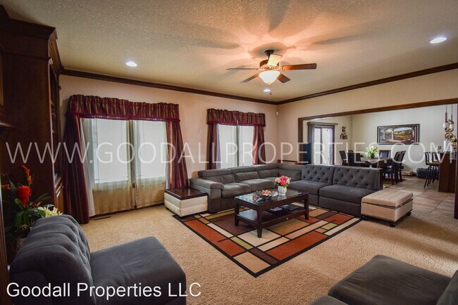 Foto del edificio - 4 br, 3.5 bath House - 7127 Reed Ln