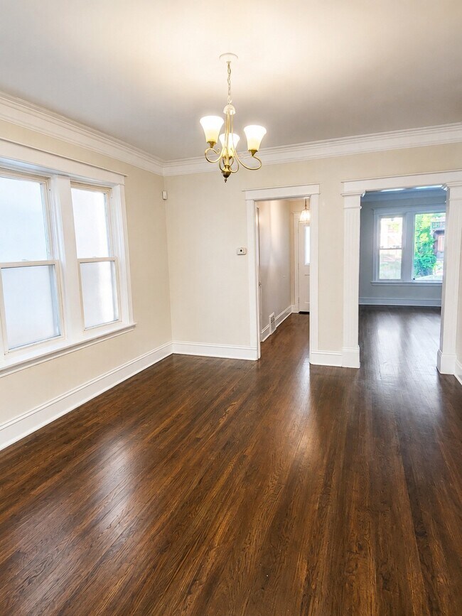 Foto del edificio - 7514 S Langley Ave