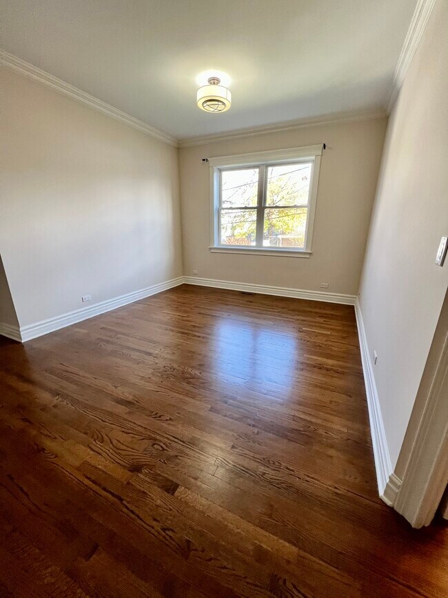 Foto del edificio - 4714 W Berteau Ave
