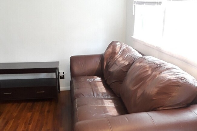 Foto del edificio - 11053 Venice Blvd