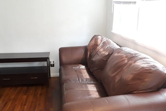 Building Photo - 11053 Venice Blvd