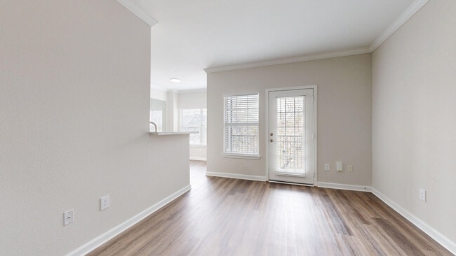 Interior Photo - Colonnade