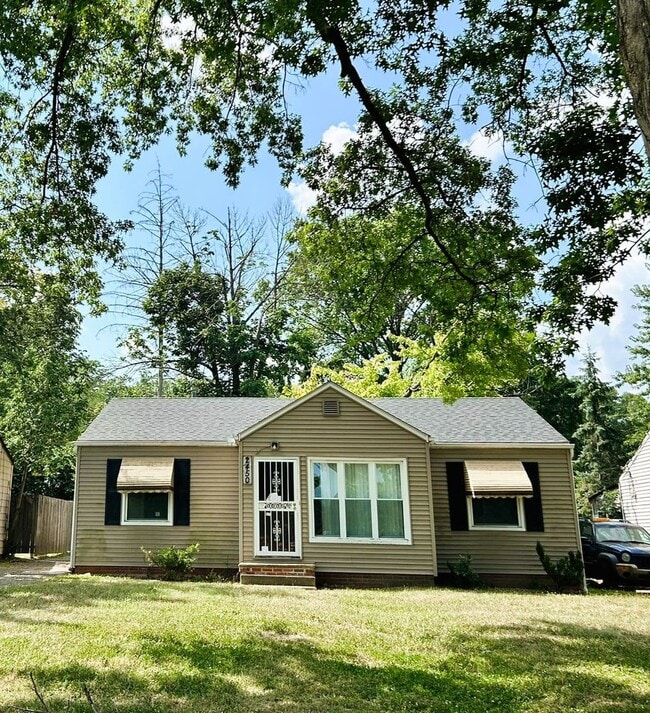 Building Photo - 2450 Greenvale Rd