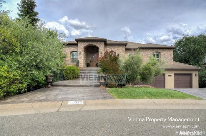 Primary Photo - 1157 Oak Tree Cir