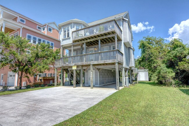 Building Photo - 419 N Topsail Dr