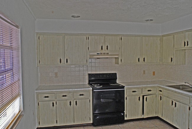 Interior Photo - 6235 Keller Dr