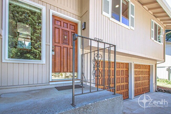 Building Photo - 9301 NE Pinecreek St