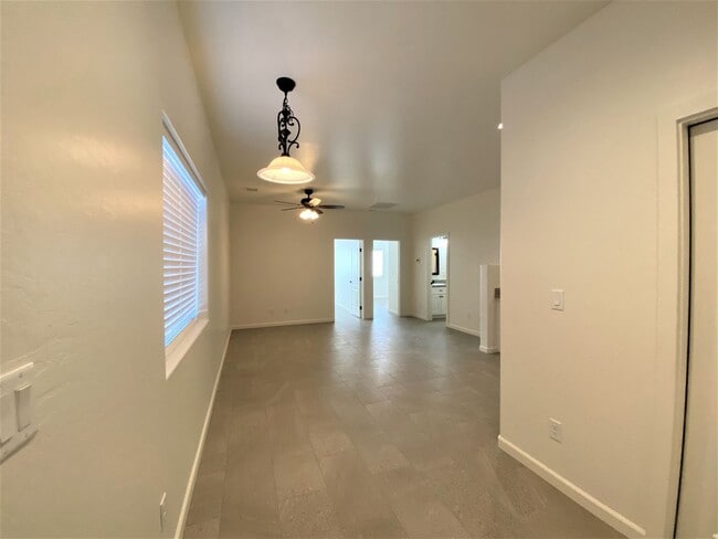 Foto del edificio - 8715 Spouse Dr