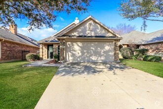 Building Photo - 832 Claycourt Cir