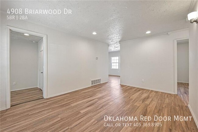 Foto del edificio - Available now! 5 Bedroom in SE OKC!