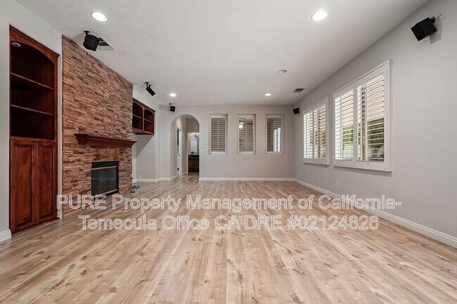 Building Photo - 26127 Palmetto St