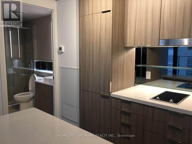 Building Photo - 215 Queen St W