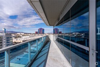 Building Photo - 4471 Dean Martin Dr