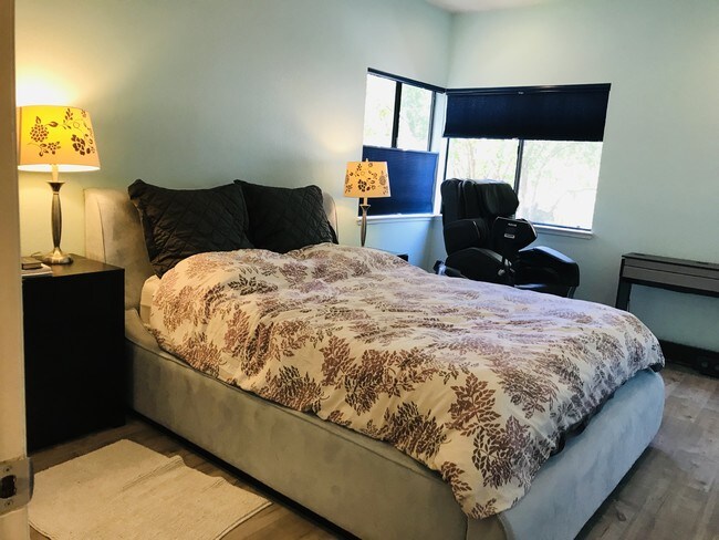 Master Bedroom - 1256 Stanhope Ln
