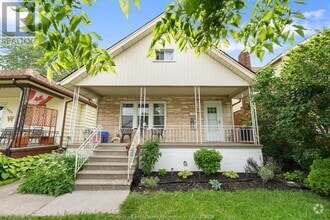 Building Photo - 1615 Moy Ave