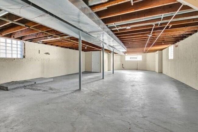Building Photo - 8434 S Colfax Ave