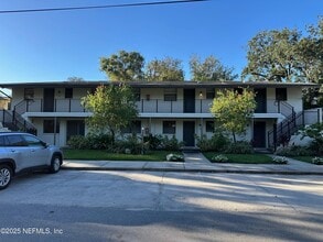 Building Photo - 1120 Cedar St