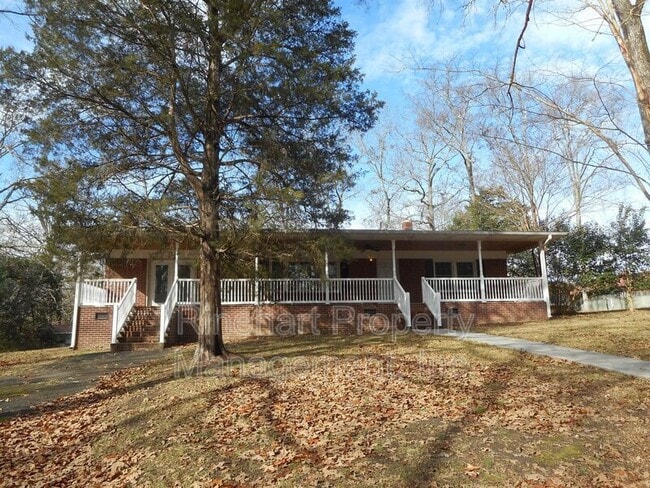 Building Photo - 3067 India Hook Rd