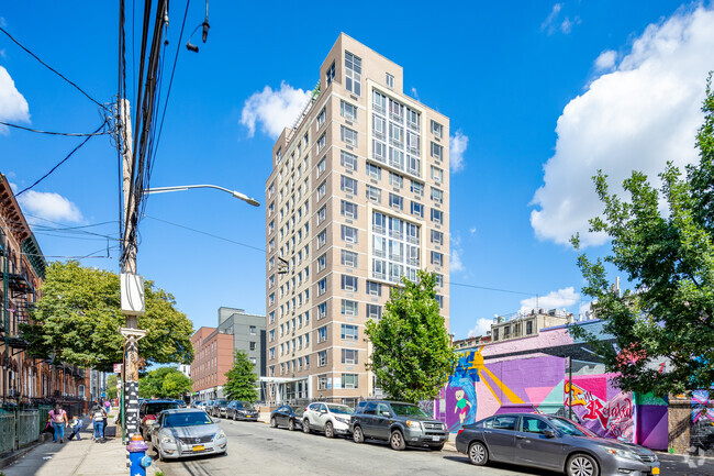 Building Photo - 358 Grove St