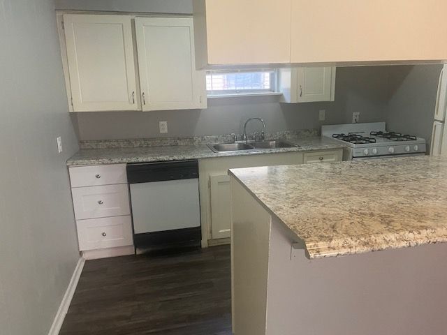 Building Photo - 3639 N Macgregor Way