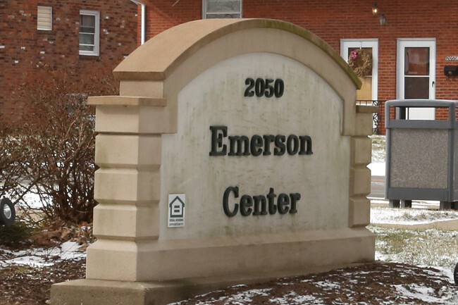 Foto del edificio - Emerson Center 55+ Senior Apartments