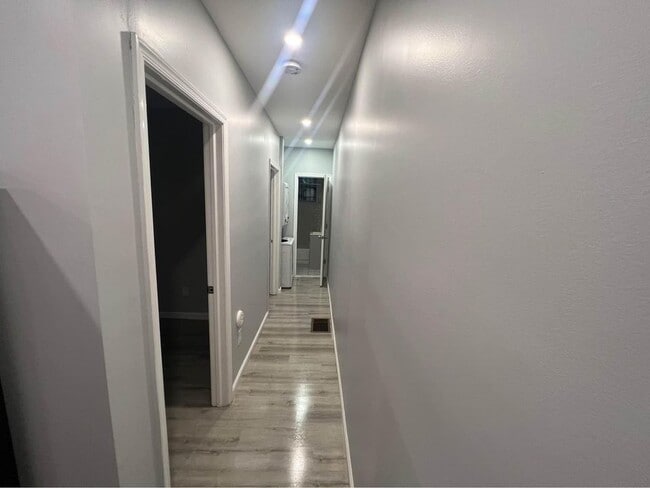 Photo - Sparks St Apartment