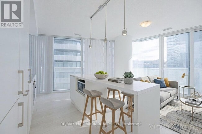 Building Photo - 100 Harbour St