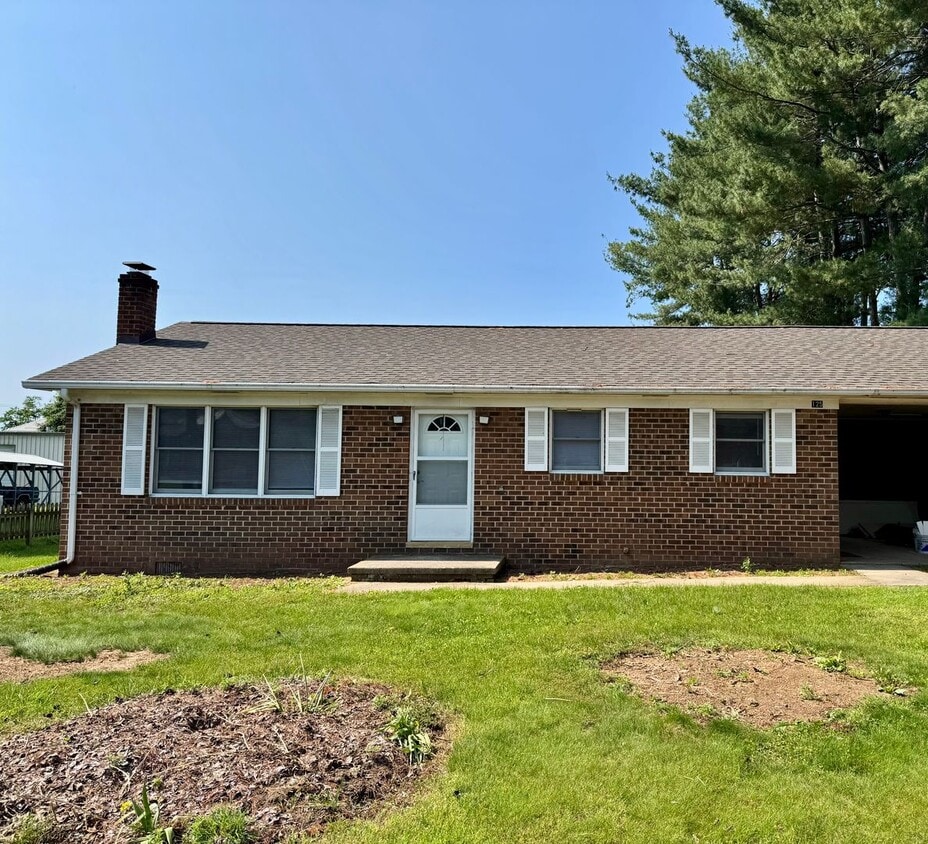 Primary Photo - Single Family Home for Rent in Dayton