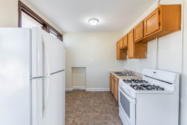 Building Photo - 1206 S 57th Ave