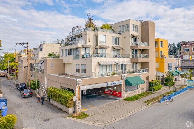 Building Photo - 2285 W 4th Ave