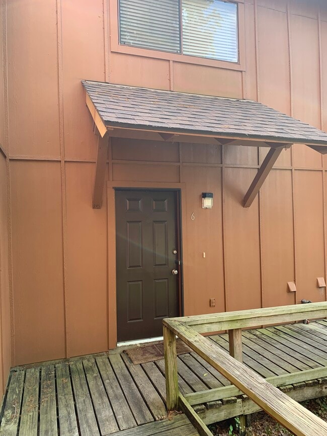 Building Photo - 3923 Old Oaks Dr