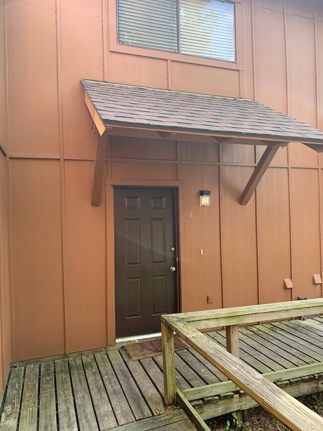 Foto del edificio - 3923 Old Oaks Dr