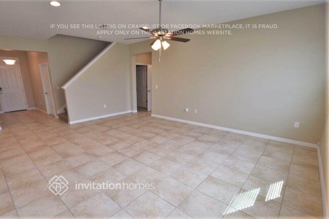 Building Photo - 15225 Las Olas Pl