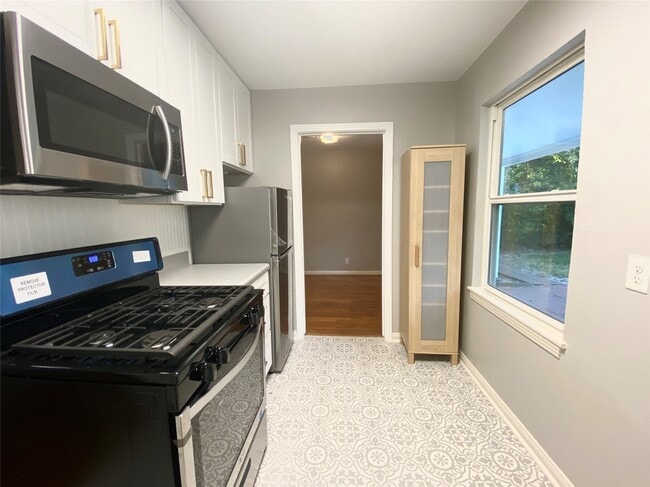 Foto del edificio - 8206 Montridge Dr