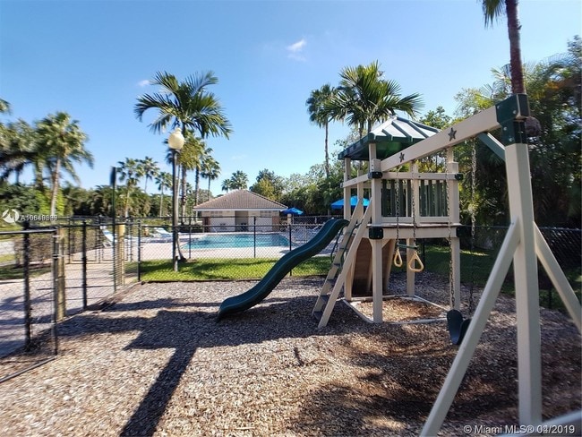 Building Photo - 6626 Hidden Cove Dr