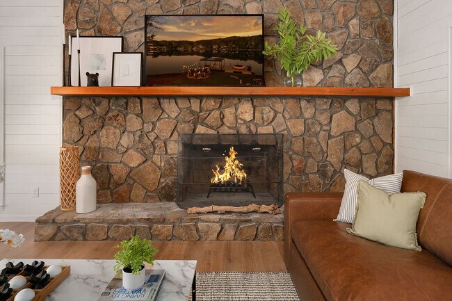 Foto del edificio - 129 Broadwater Ct