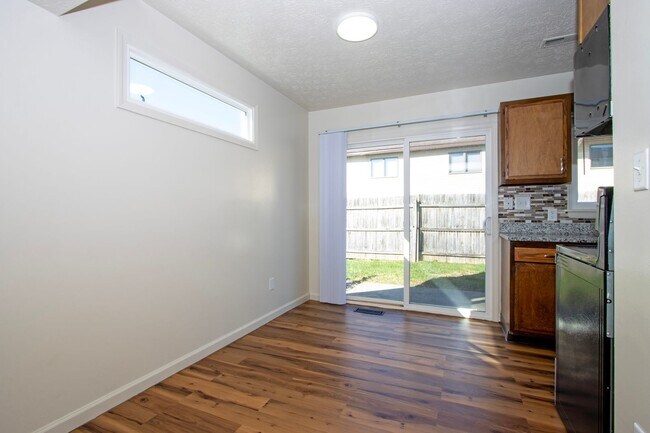Building Photo - Two Bedroom Apartment
