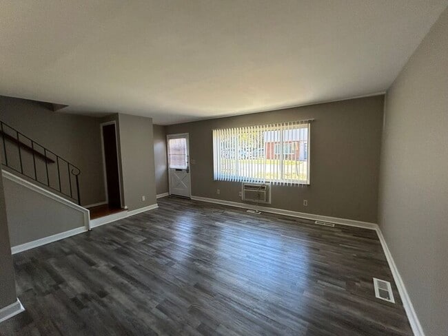 Foto del edificio - 1389 W Galbraith Rd