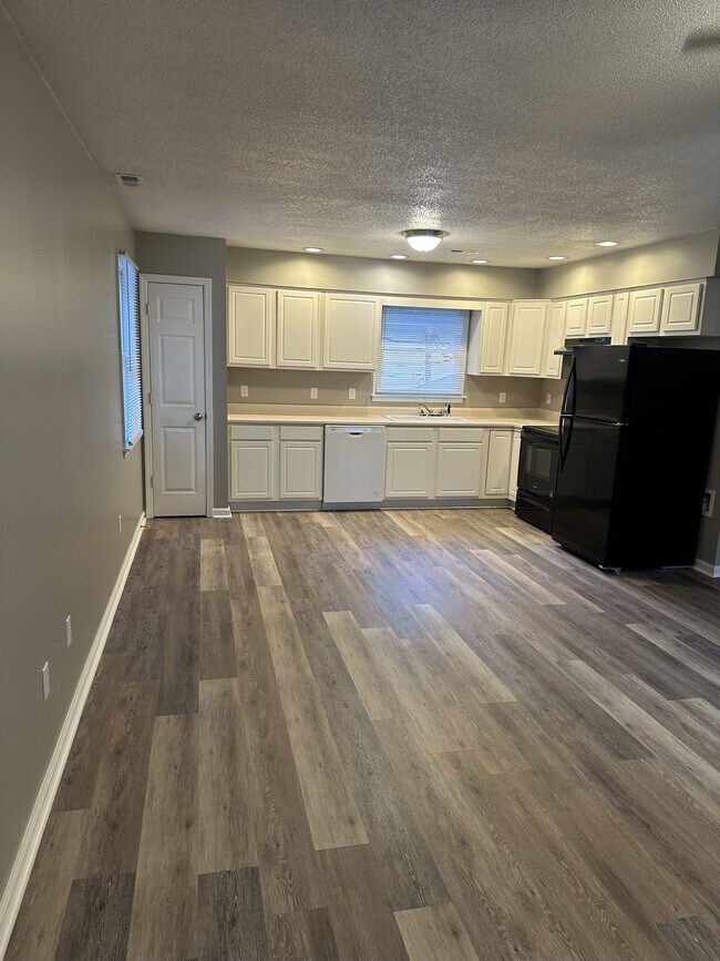 Foto del edificio - 138 Taylor Rd