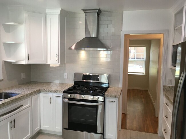 Building Photo - 1510