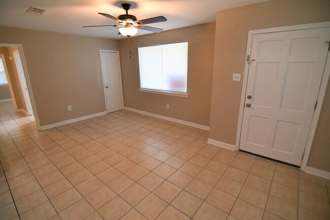 Building Photo - Must See!  Newly renovated, 3 bedroom, 2 b...