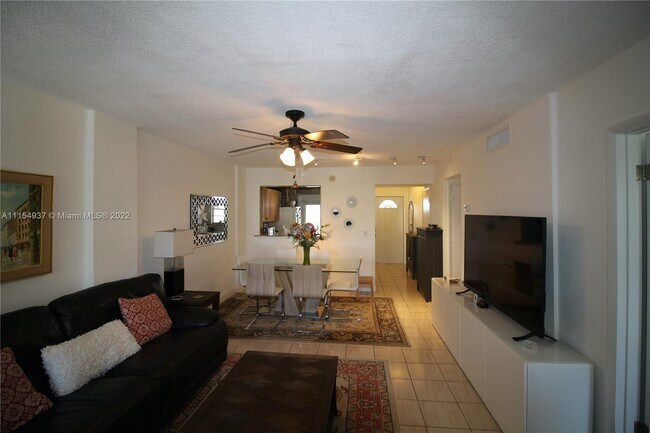 Foto del edificio - 1333 E Hallandale Beach Blvd