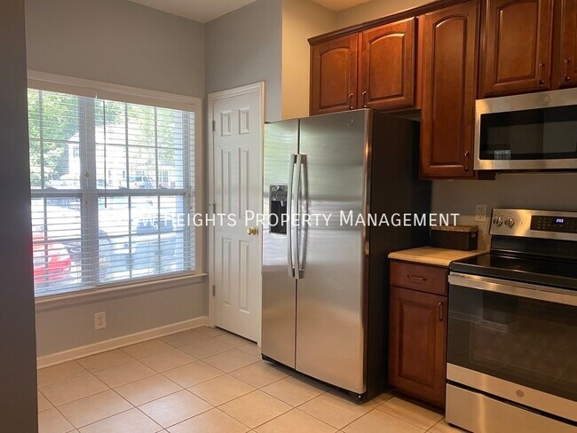 Building Photo - 105 Twin Tree Dr