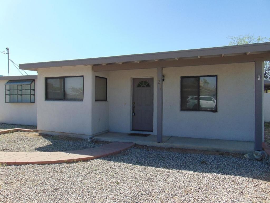 Primary Photo - 4234 E Santa Barbara Ave