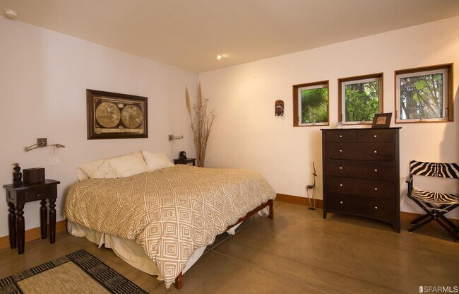 Building Photo - 762 Bay St